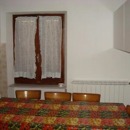 Delizioso Quadrilocale Con Terrazzo E Balcone, Piano Terra