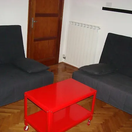 Apartment Delizioso Quadrilocale Con Terrazzo E Balcone, Piano Terra