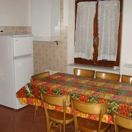 Delizioso Quadrilocale Con Terrazzo E Balcone, Piano Terra Apartment