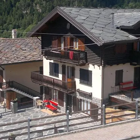 Delizioso Quadrilocale Con Terrazzo E Balcone, Piano Terra *