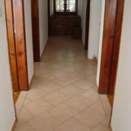 Delizioso Quadrilocale Con Terrazzo E Balcone, Piano Terra Apartment *