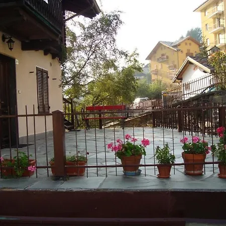 Apartment Delizioso Quadrilocale Con Terrazzo E Balcone, Piano Terra Brusson