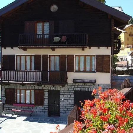 Delizioso Quadrilocale Con Terrazzo E Balcone, Piano Terra * Brusson